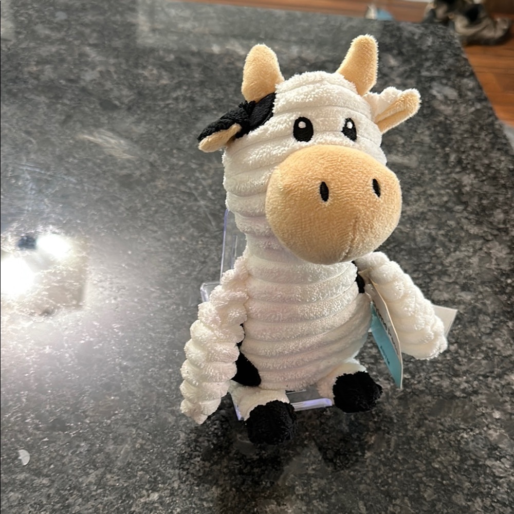 Prime Pets Dog Toy Adorable Cow Plush Squeaky Toy 8” x 6” NWT Farm Animal Friend - Picture 3 of 9